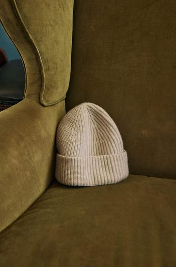 wecare : ce bonnet est confectionné à partir de laine responsable respectant la norme rws. la norme              ...                             voir plus