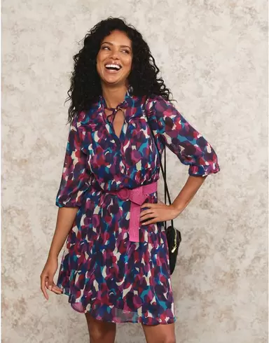 Robe chic violet motif offre à 129,95€ sur Christine Laure