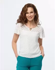 T-shirt en dentelle chic offre à 59,95€ sur Christine Laure