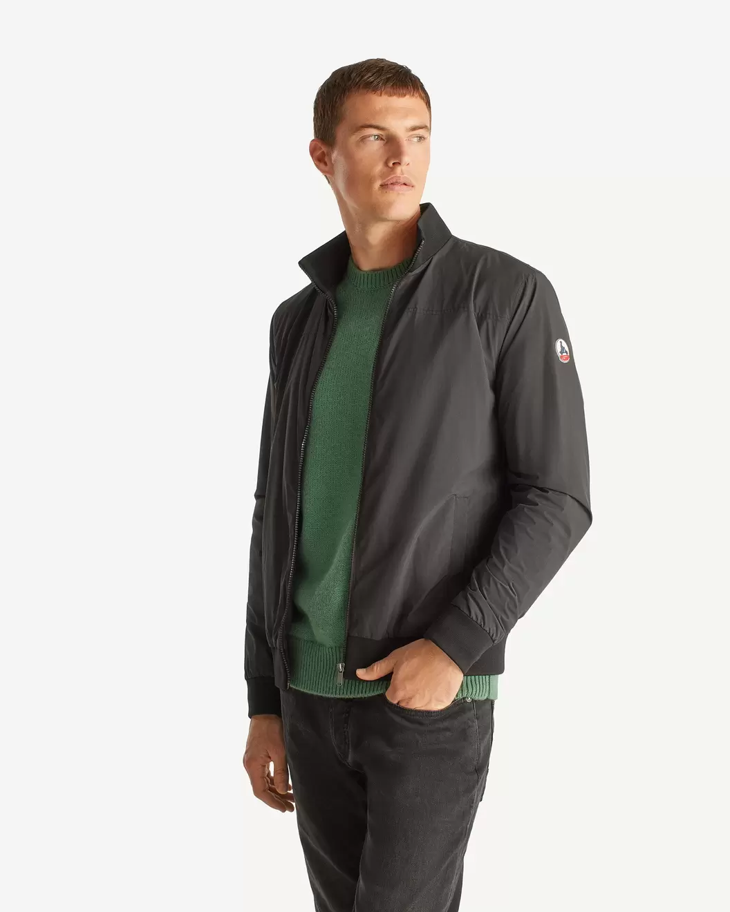 Blouson coupe-vent léger Noir Wellington offre à 155€ sur JOTT