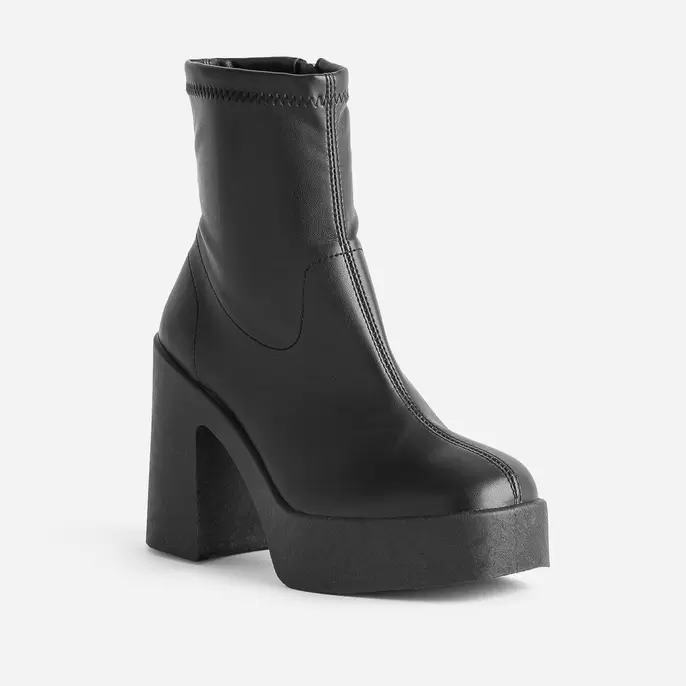 Boots TEXTO noir à plateforme offre à 27,99€ sur Texto