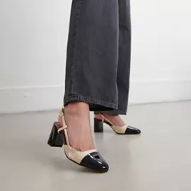 Slingbacks à talons en cuir verni noir et beige offre à 135€ sur Jonak