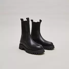 Bottines à plateformes en cuir noir offre à 165€ sur Jonak