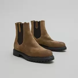 Bottines à semelles crantées et élastiques en croute taupe offre à 175€ sur Jonak