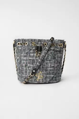 SAC BUCKET EN TWEED offre à 79,95€ sur Salsa