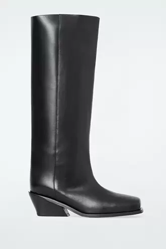 SQUARE-TOE LEATHER KNEE-HIGH BOOTS offre à 390€ sur COS