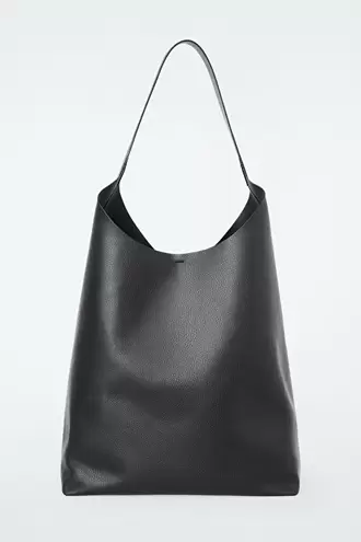 SERIF TOTE - LEATHER offre à 290€ sur COS