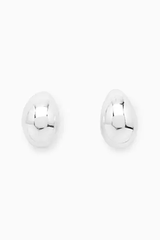 CURVED DOMED EARRINGS offre à 39€ sur COS