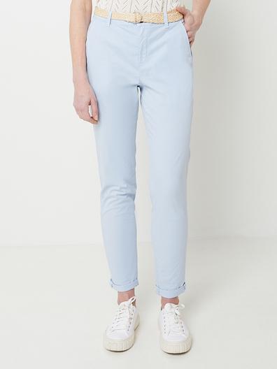 Pantalon Chino, Ceinture Tressée - Bleu ciel offre à 59,99€ sur Devianne