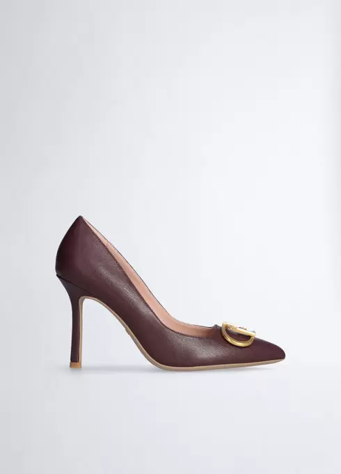 Escarpins bordeaux avec maxi logo offre à 159€ sur Liu Jo