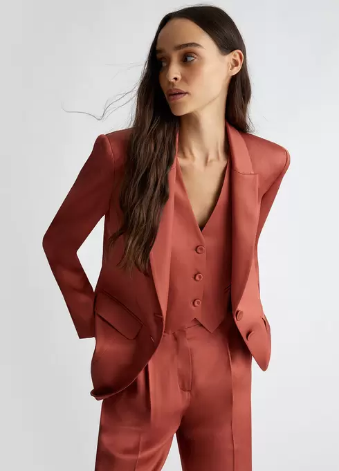 Blazer de tailleur en satin offre à 439,9€ sur Liu Jo