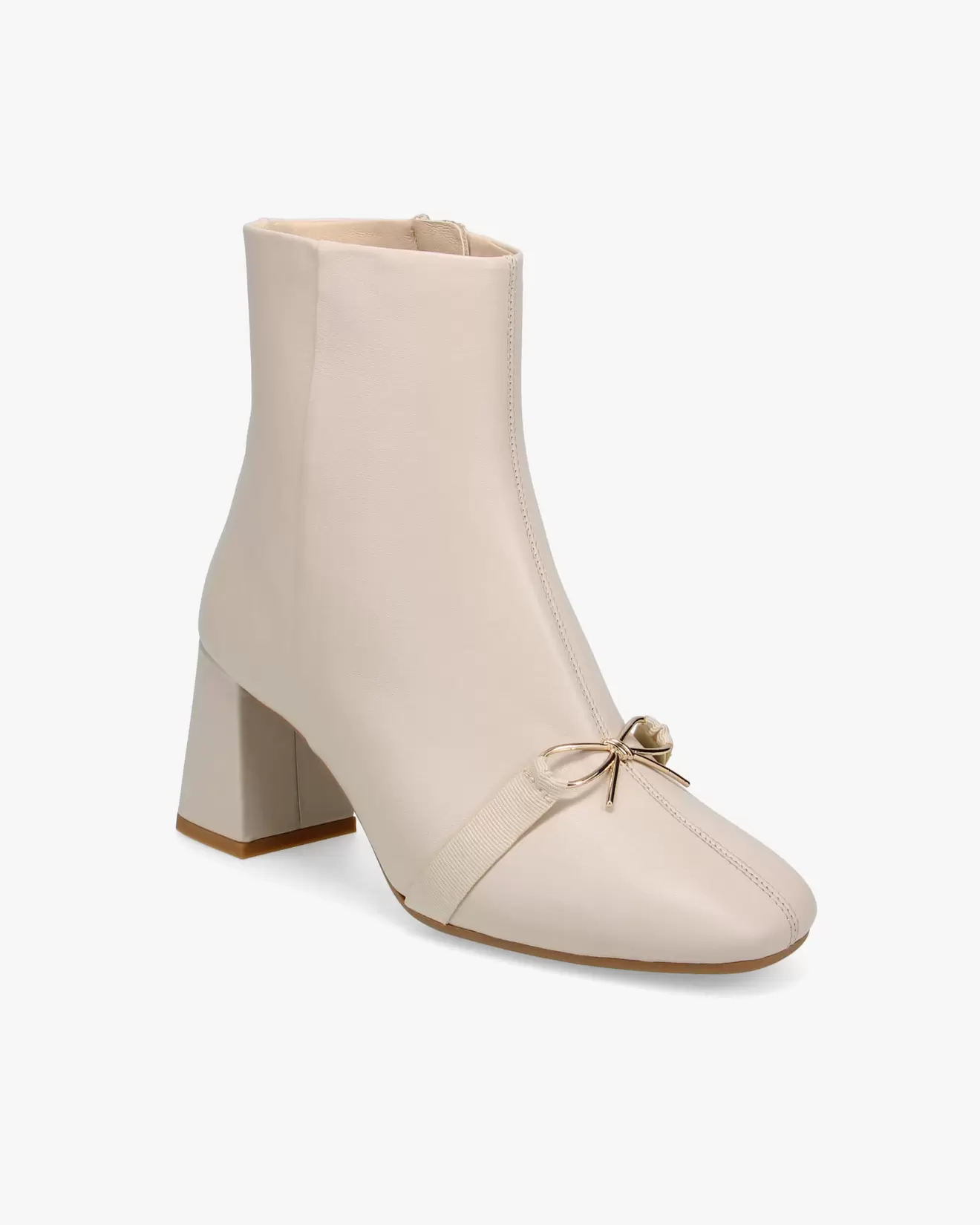 Beige Swan offre à 530€ sur Repetto