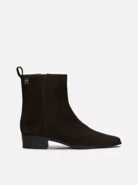 Bottines cowboy en daim à monogramme TH offre à 159,9€ sur Tommy Hilfiger