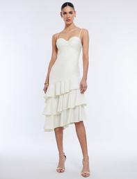 Esme Asymmetrical Ruffle Dress offre à 398€ sur BCBG Maxazria