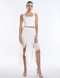 Cascading Ruffle Skirt offre à 178€ sur BCBG Maxazria