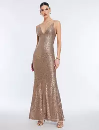 Jiona Sequined Evening Gown offre à 348€ sur BCBG Maxazria