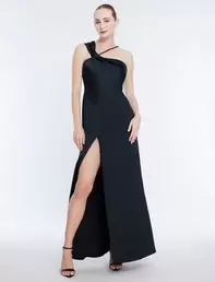 Dianca Evening Gown offre à 398€ sur BCBG Maxazria