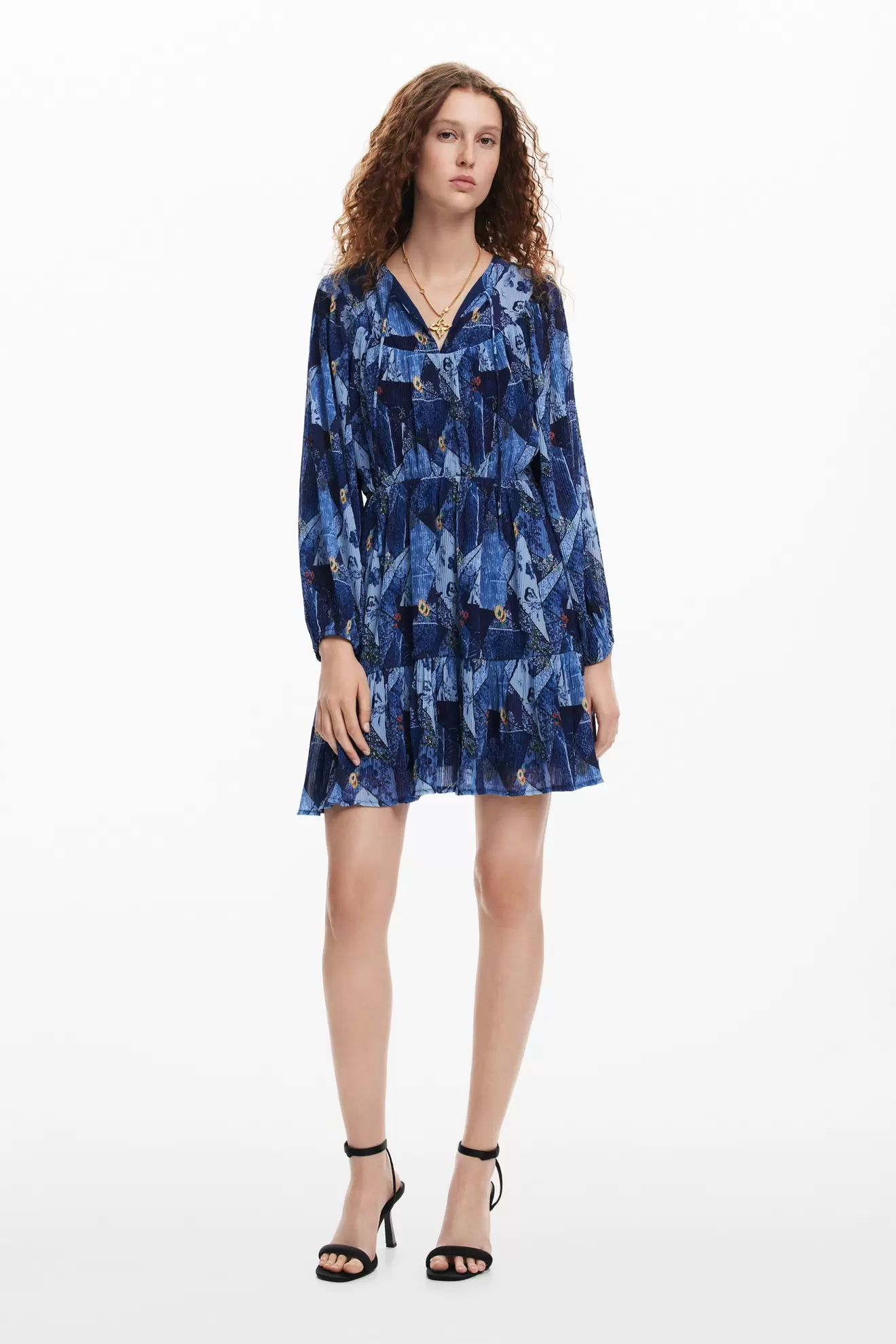 Robe mini arty offre à 83,3€ sur Desigual