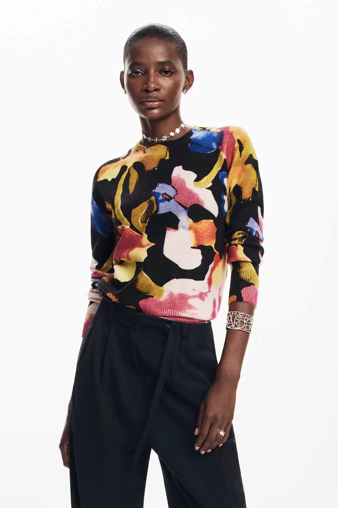 Pull fleurs Arty offre à 53,97€ sur Desigual