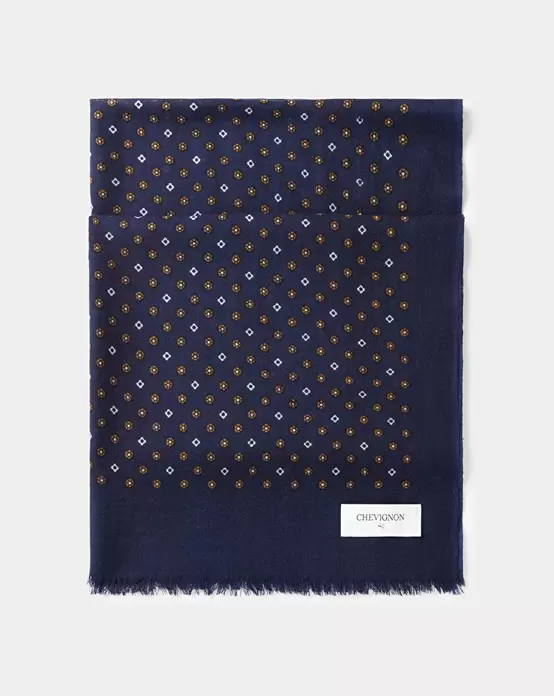 Foulard dots bleu marine offre à 75€ sur Chevignon