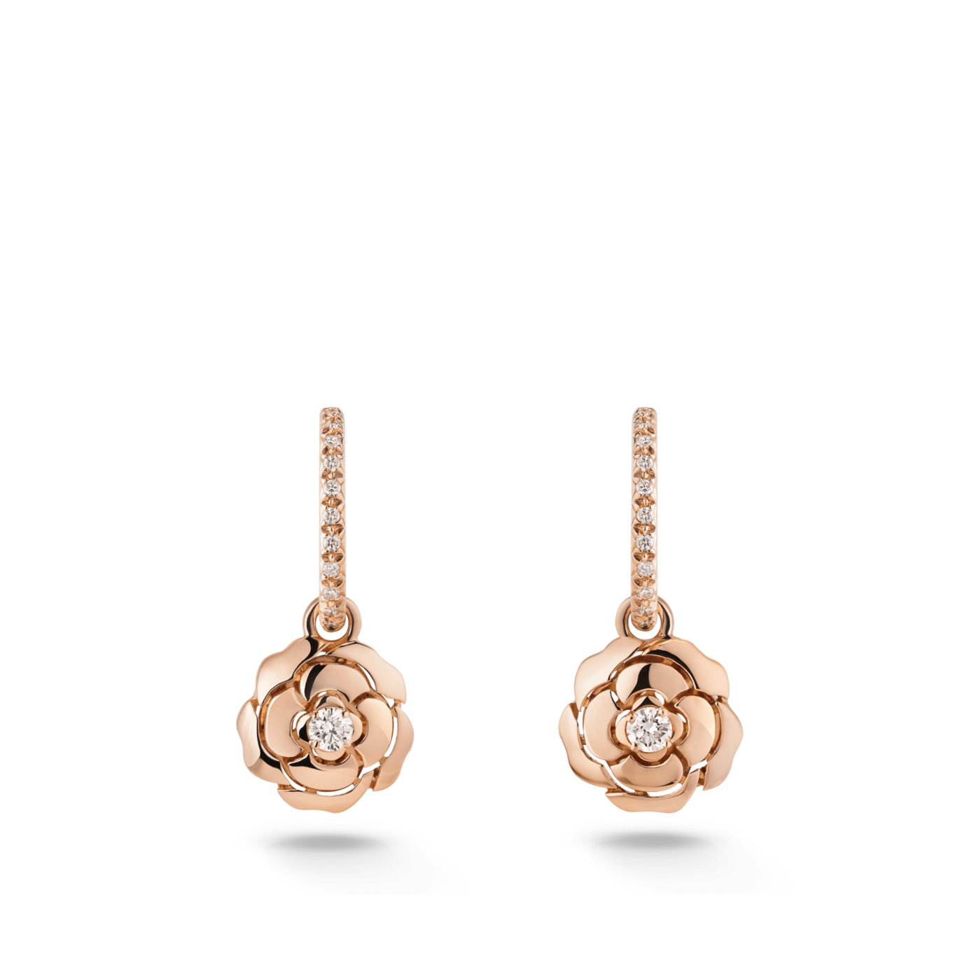 Boucles d’oreilles Extrait de Camélia offre à 6300€ sur Chanel