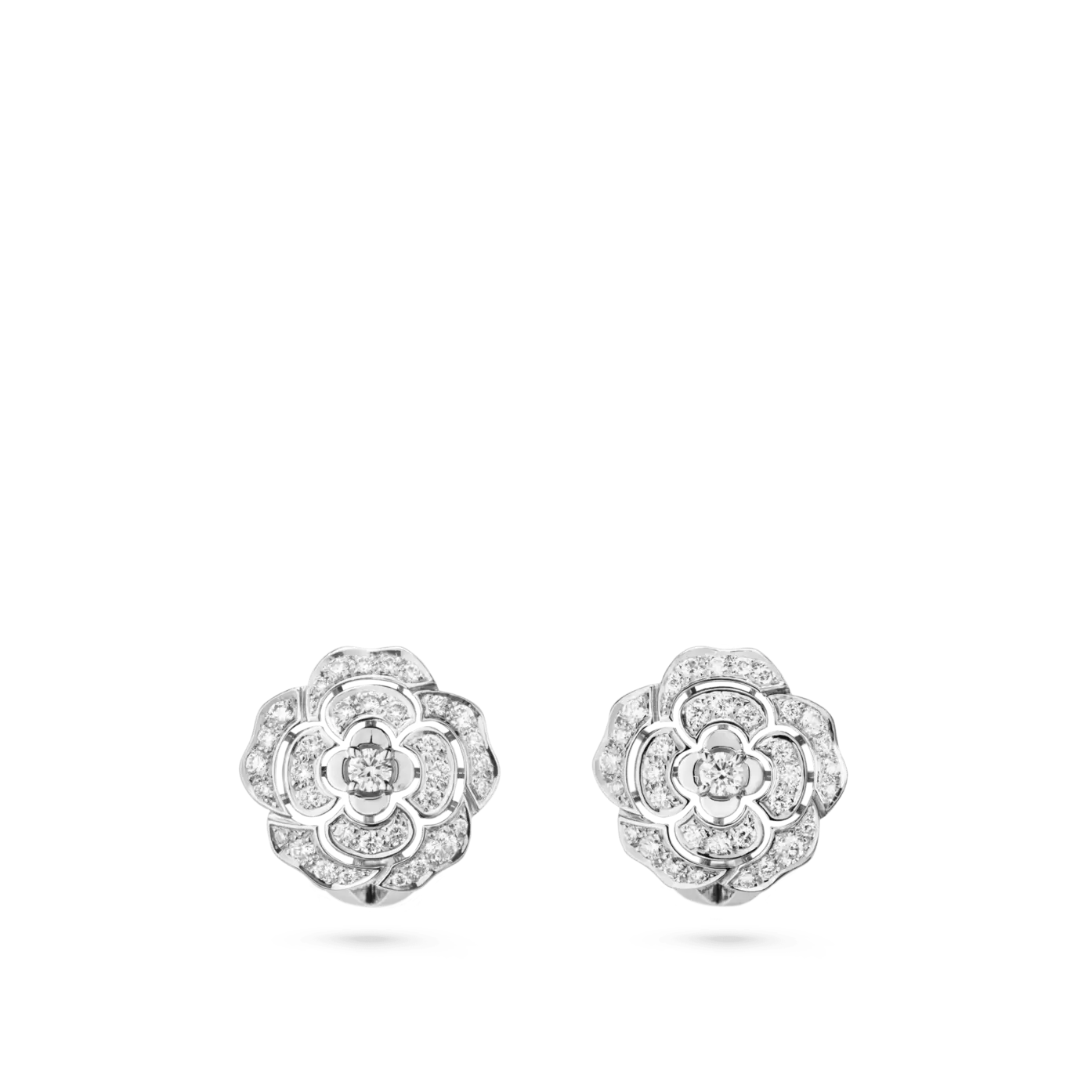 Boucles d'oreilles Bouton de Camélia offre à 13550€ sur Chanel