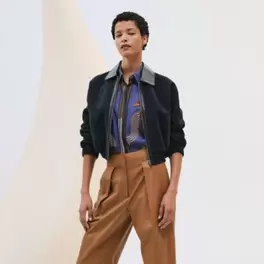 Blouson Inspiration Bombers détails cuir offre à 7200€ sur Hermès