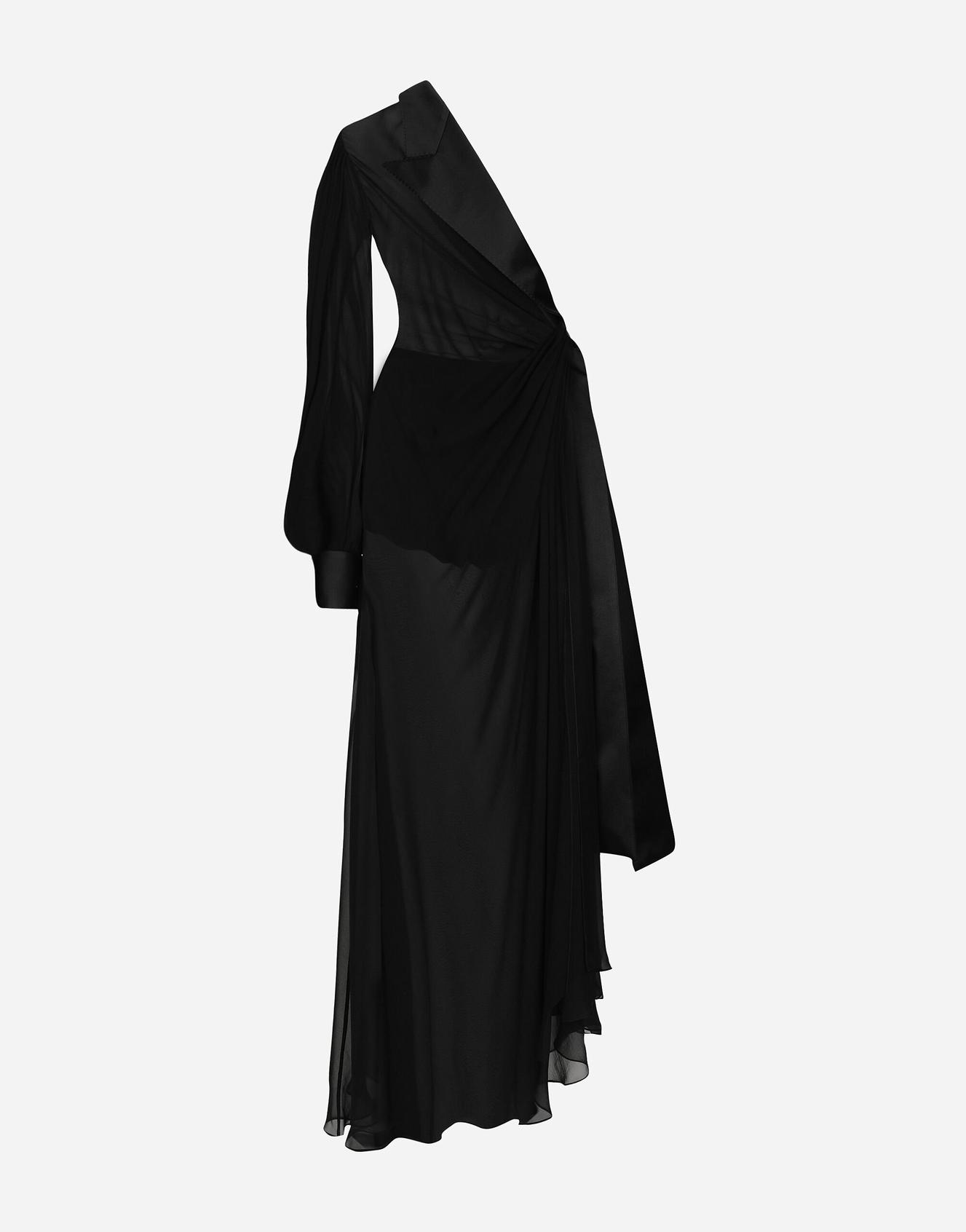 Longue robe asymétrique en mousseline offre à 4500€ sur Dolce & Gabbana