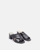 MULES MINAO NOIR offre à 110€ sur Minelli