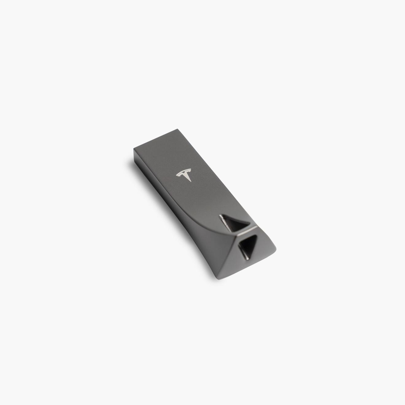 Clé USB Tesla - 128 Go offre à 50€ sur Tesla
