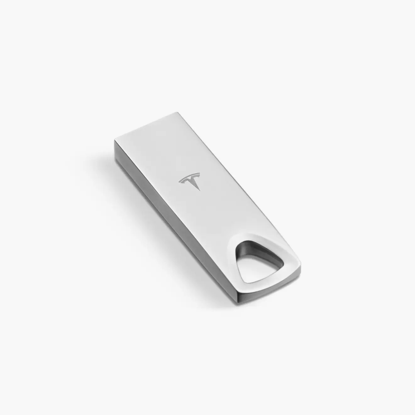 Clé USB Tesla - 128 Go offre à 50€ sur Tesla