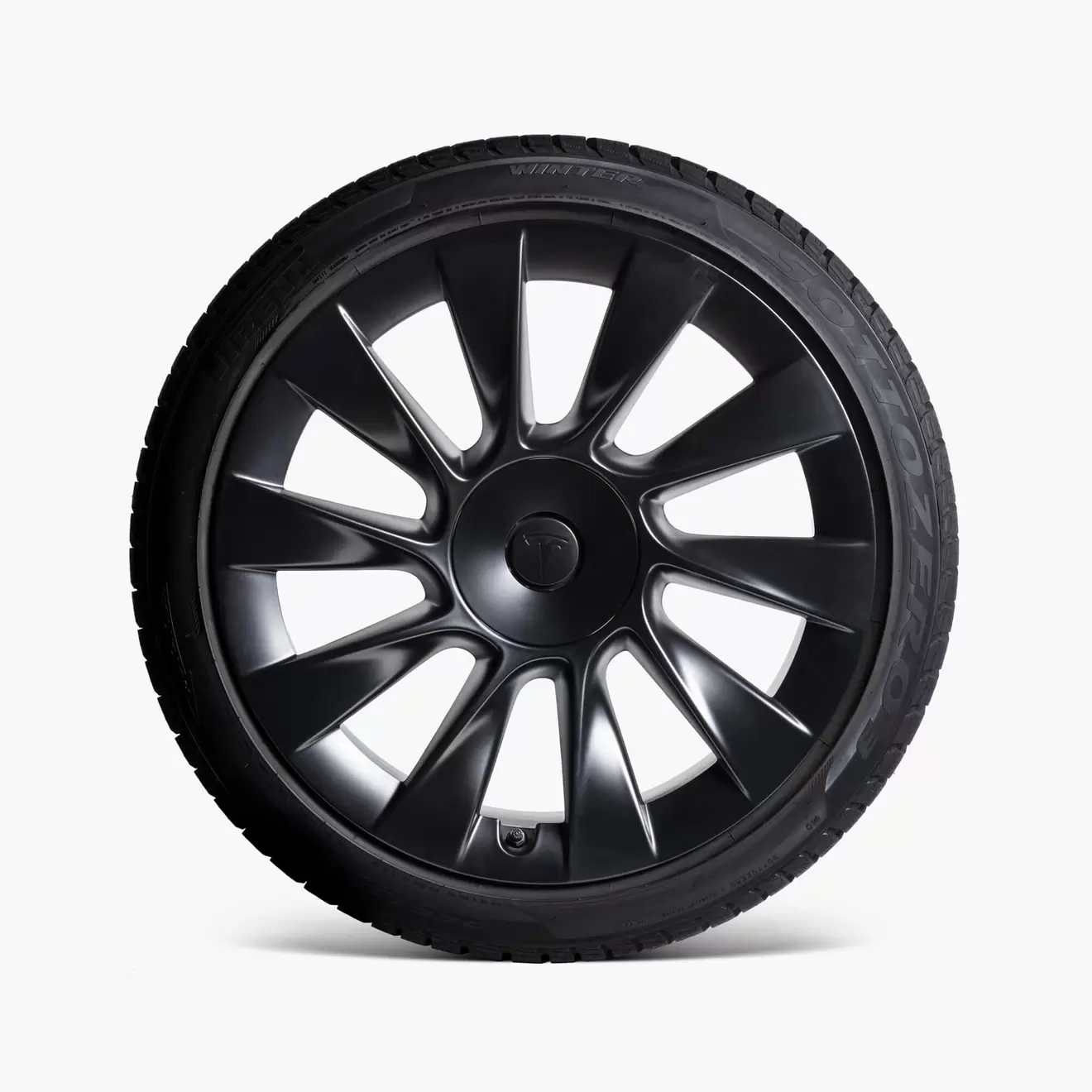 Model Y – Pack jantes Induction 20" et pneus hiver Pirelli offre à 3129€ sur Tesla