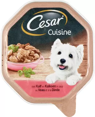 Chien cuisine barquette au veau et à la dinde 150 g offre à 1,79€ sur Tom&Co