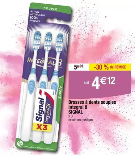 Signal - Brosses À Dents Souples Integral 8 offre à 4,12€ sur Cora