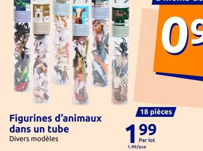 Figurines D'animaux Dans Un Tube