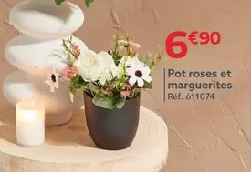 Pot Roses Et Marguerites