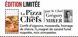 Confit D'oignons, Mozzarella, Fromage De Chèvre, Magret De Canard Fumé Roquette, Noix Concassées. offre sur La Boîte à Pizza