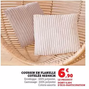 Coussin En Flanelle Cotelée  offre à 6,9€ sur Super U