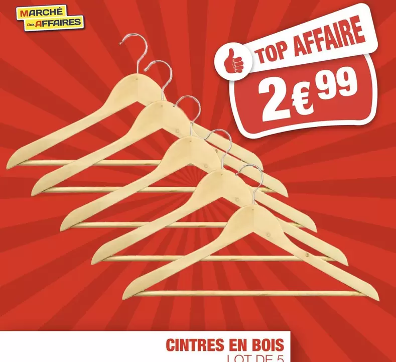 Cintres En Bois offre à 2,99€ sur Marché aux Affaires