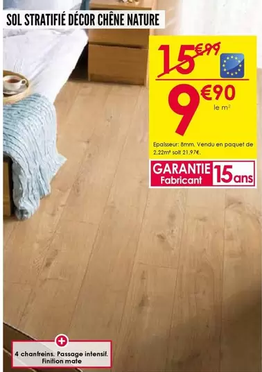Sol Stratifié Décor Chêne Nature offre à 9,9€ sur Décor Discount