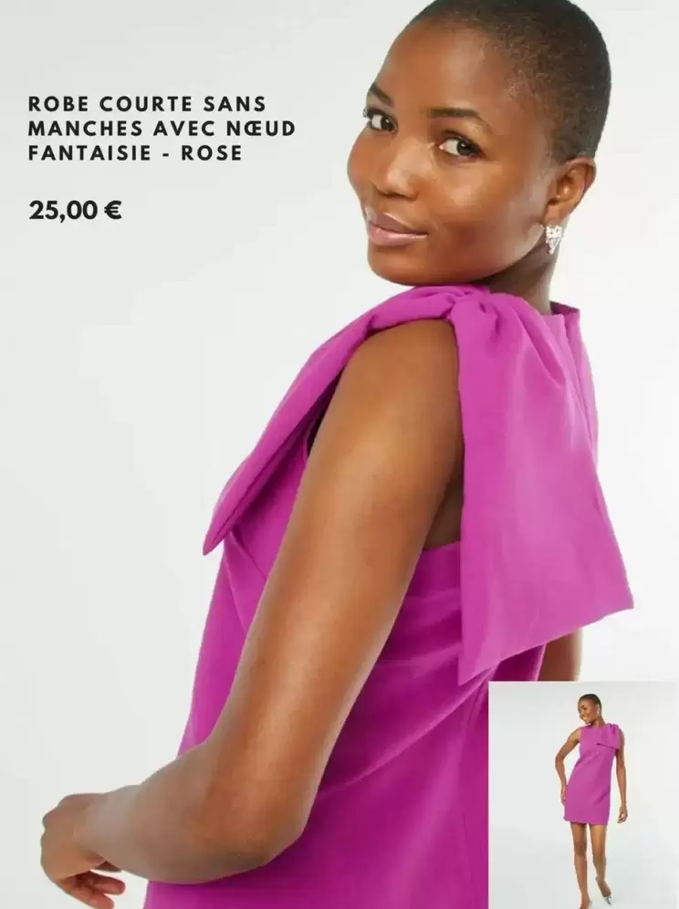 Robe Courte Sans Manches Avec Neud offre à 25€ sur Kiabi